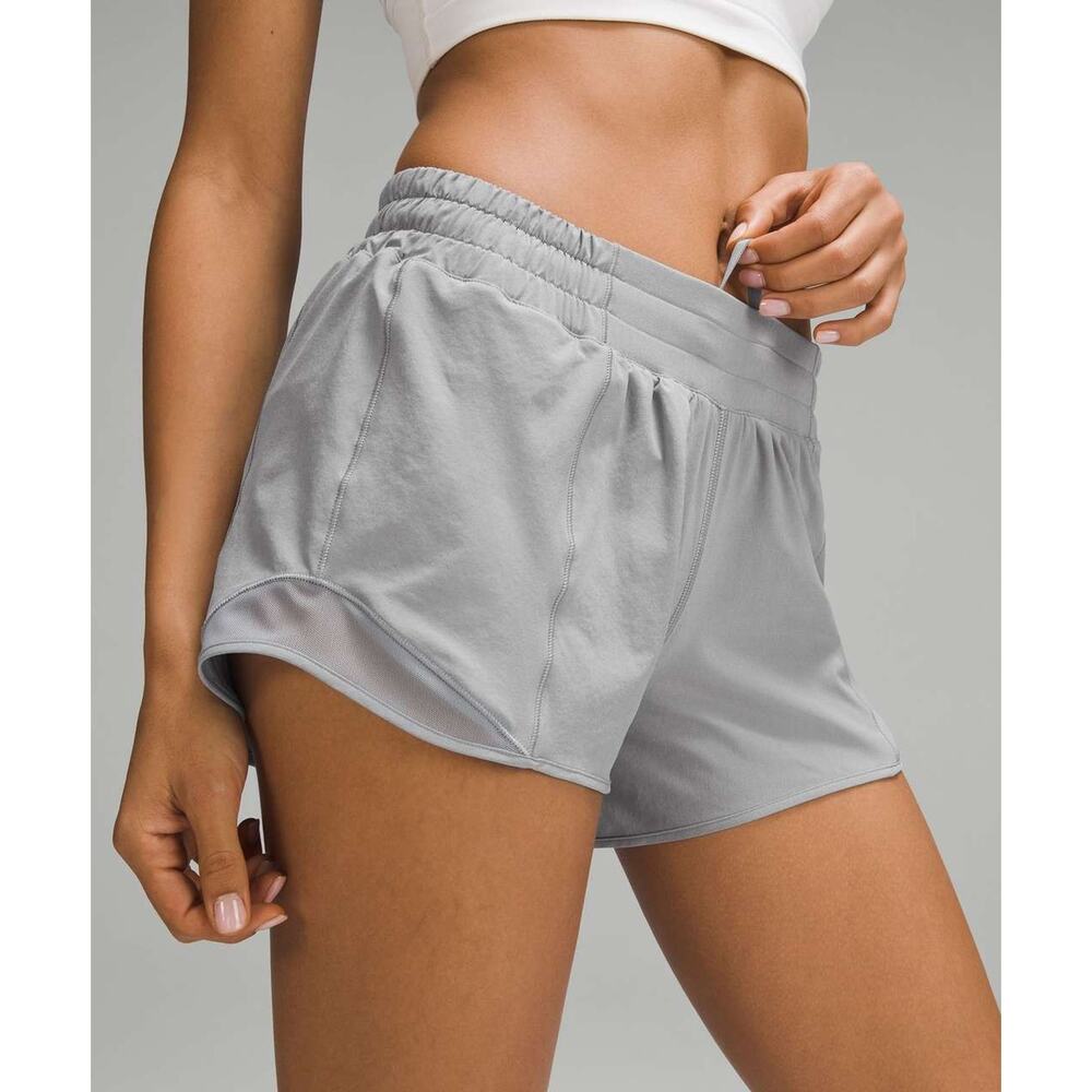 Lululemon Hotty Hot Short II 2.5" Yoga Pickleball Athleisure Woman’s Size 6